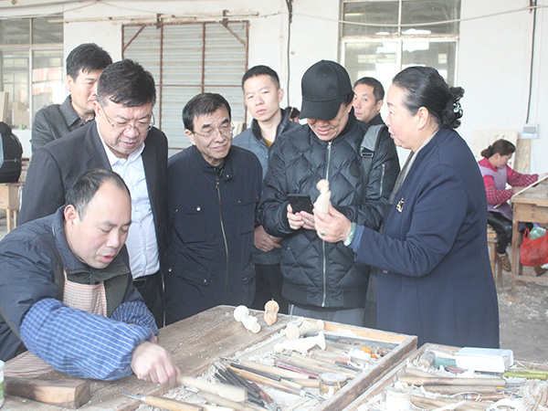 國(guó)家非遺領(lǐng)導(dǎo)來(lái)我企業(yè)考察